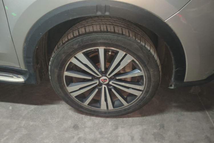 Used Roewe RX5 New Energy 2017 eRX5 50T Hybrid Connected Prestige Flagship Edition Right Front Wheel Hub