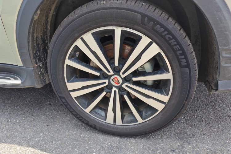 Used Roewe RX5 New Energy 2017 eRX5 50T Hybrid Connected Prestige Flagship Edition Right Front Wheel Hub