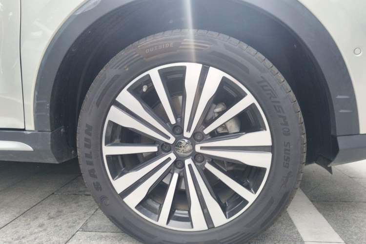 Used Roewe RX5 New Energy 2017 ERX5 EV400 Electric Internet Supreme Edition Right Front Wheel Hub