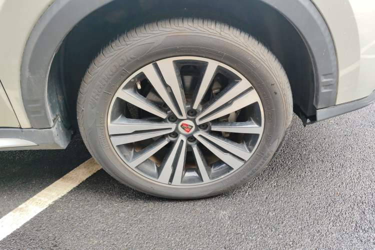 Used Roewe RX5 New Energy 2017 eRX5 50T Hybrid Connected Prestige Flagship Edition Right Front Wheel Hub