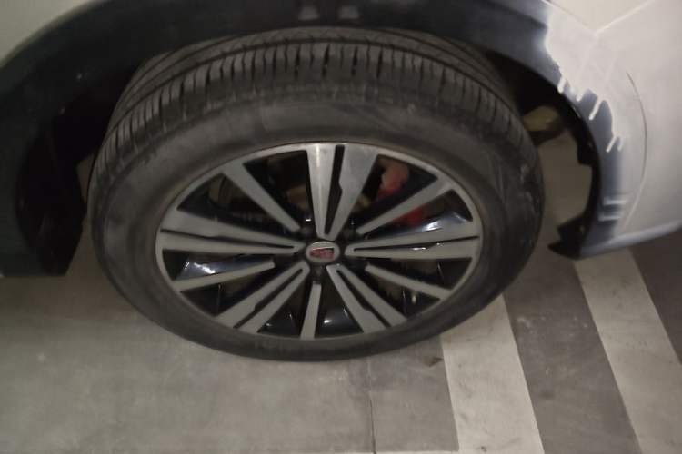 Used Roewe RX5 New Energy 2017 eRX5 50T Hybrid Connected Prestige Flagship Edition Right Front Wheel Hub