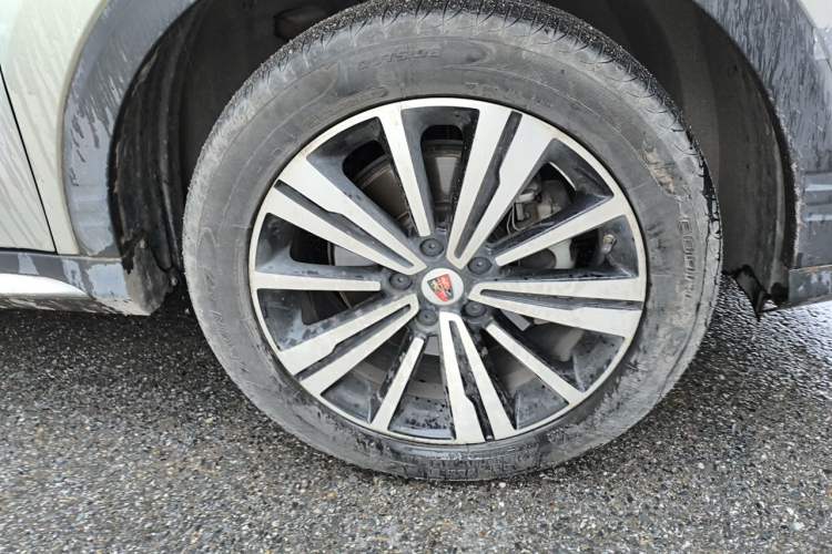 Used Roewe RX5 New Energy 2017 eRX5 50T Hybrid Connected Prestige Flagship Edition Right Front Wheel Hub