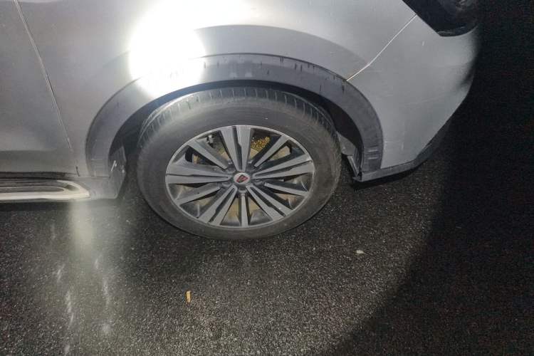 Used Roewe RX5 New Energy 2017 eRX5 50T Hybrid Connected Prestige Flagship Edition Right Front Wheel Hub