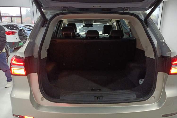 Used Roewe RX5 New Energy 2017 ERX5 EV400 Electric Internet Supreme Edition Trunk
