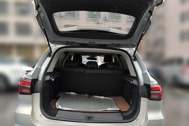 Used Roewe RX5 New Energy 2017 eRX5 50T Hybrid Connected Prestige Flagship Edition Trunk