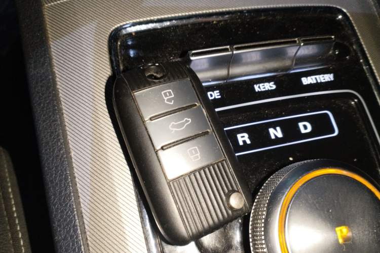 Used Roewe RX5 New Energy 2017 ERX5 EV400 Electric Internet Luxury Edition Vehicle Key