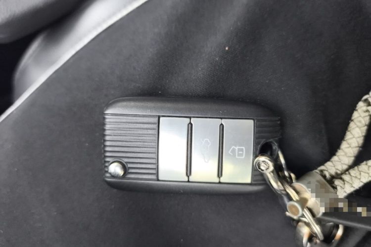 Used Roewe RX5 New Energy 2017 eRX5 50T Hybrid Connected Prestige Flagship Edition Vehicle Key