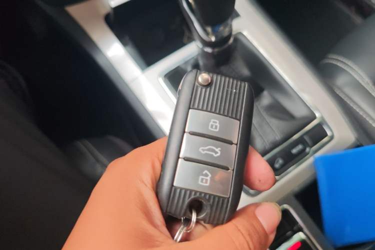 Used Roewe RX5 New Energy 2017 eRX5 50T Hybrid Connected Prestige Flagship Edition Vehicle Key