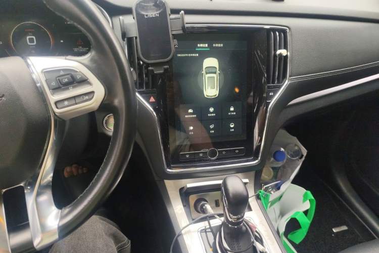 Used Roewe RX5 New Energy 2017 eRX5 50T Hybrid Connected Prestige Flagship Edition Audio And AC Panel