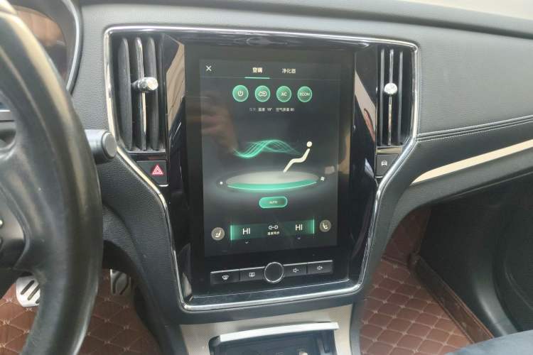 Used Roewe RX5 New Energy 2017 ERX5 EV400 Electric Internet Supreme Edition Audio And AC Panel