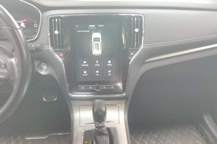 Used Roewe RX5 New Energy 2017 eRX5 50T Hybrid Connected Prestige Flagship Edition Audio And AC Panel