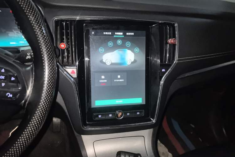 Used Roewe RX5 New Energy 2017 ERX5 EV400 Electric Internet Flagship Edition Audio And AC Panel