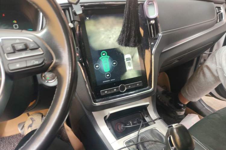 Used Roewe RX5 New Energy 2017 eRX5 50T Hybrid Connected Prestige Flagship Edition Audio And AC Panel