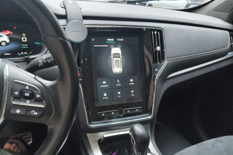 Used Roewe RX5 New Energy 2017 eRX5 50T Hybrid Connected Prestige Flagship Edition Audio And AC Panel