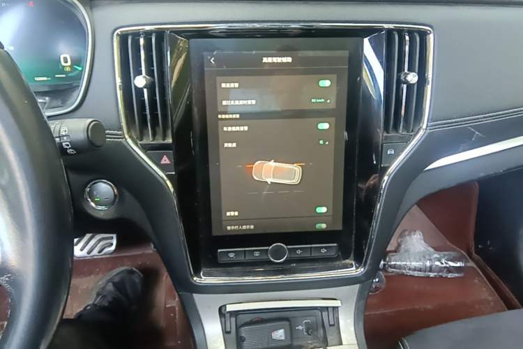 Used Roewe RX5 New Energy 2017 ERX5 EV400 Electric Internet Supreme Edition Audio And AC Panel