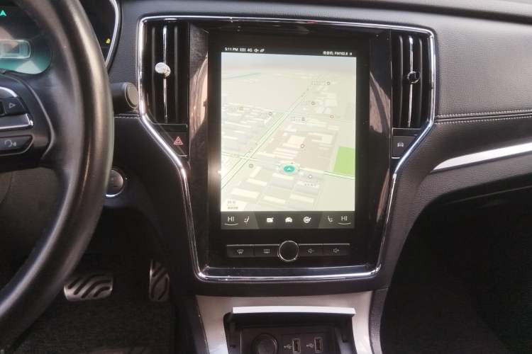 Used Roewe RX5 New Energy 2017 ERX5 EV400 Electric Internet Supreme Edition Audio And AC Panel