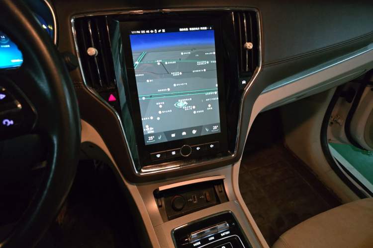 Used Roewe RX5 New Energy 2017 ERX5 EV400 Electric Internet Flagship Edition Audio And AC Panel