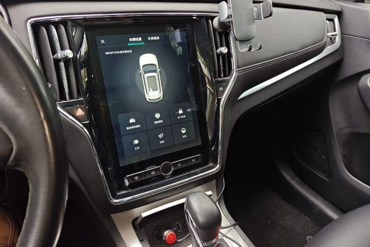 Used Roewe RX5 New Energy 2017 eRX5 50T Hybrid Connected Prestige Flagship Edition Audio And AC Panel