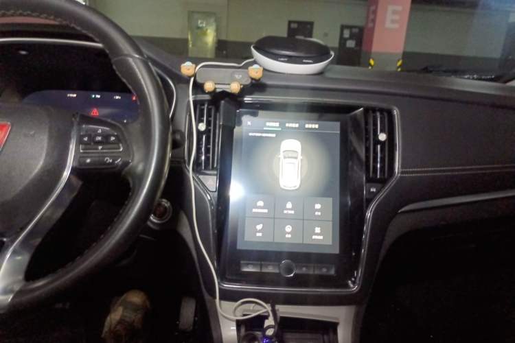 Used Roewe RX5 New Energy 2017 ERX5 EV400 Electric Internet Luxury Edition Audio And AC Panel
