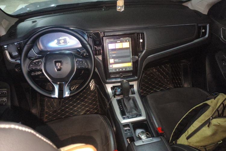 Used Roewe RX5 New Energy 2017 eRX5 50T Hybrid Connected Prestige Flagship Edition Center Console