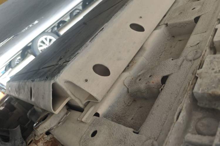Used Roewe RX5 New Energy 2017 ERX5 EV400 Electric Internet Luxury Edition Chassis Front Right