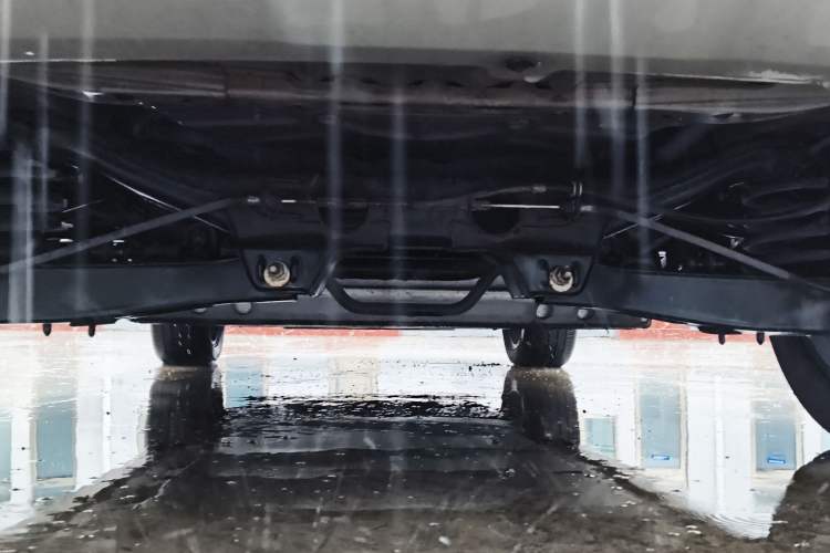 Used Roewe RX5 New Energy 2017 ERX5 EV400 Electric Internet Supreme Edition Chassis Rear
