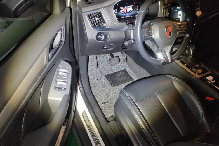 Used Roewe RX5 New Energy 2017 eRX5 50T Hybrid Connected Prestige Flagship Edition Driver Seat