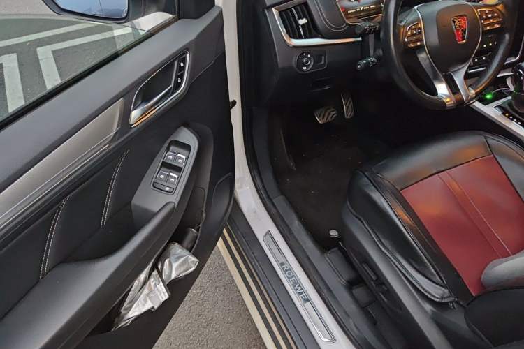 Used Roewe RX5 New Energy 2017 eRX5 50T Hybrid Connected Prestige Flagship Edition Driver Seat