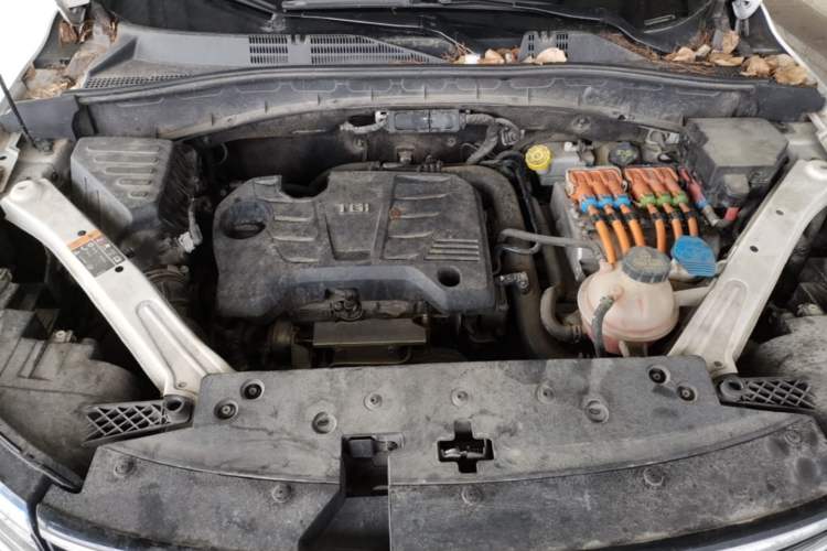 Used Roewe RX5 New Energy 2017 eRX5 50T Hybrid Connected Prestige Flagship Edition Engine Bay