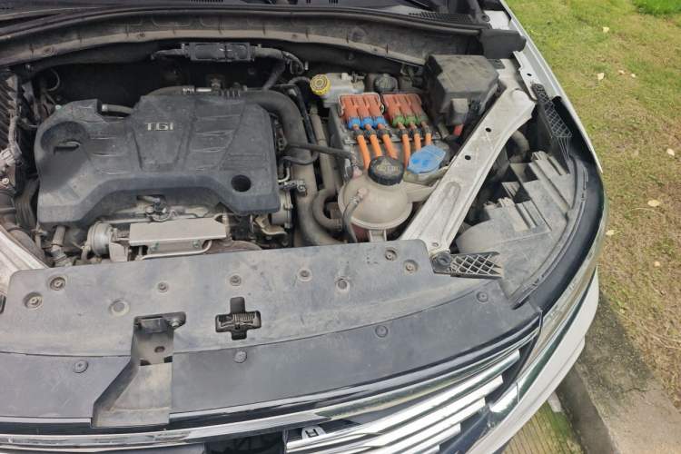 Used Roewe RX5 New Energy 2017 eRX5 50T Hybrid Connected Prestige Flagship Edition Engine Bay Left