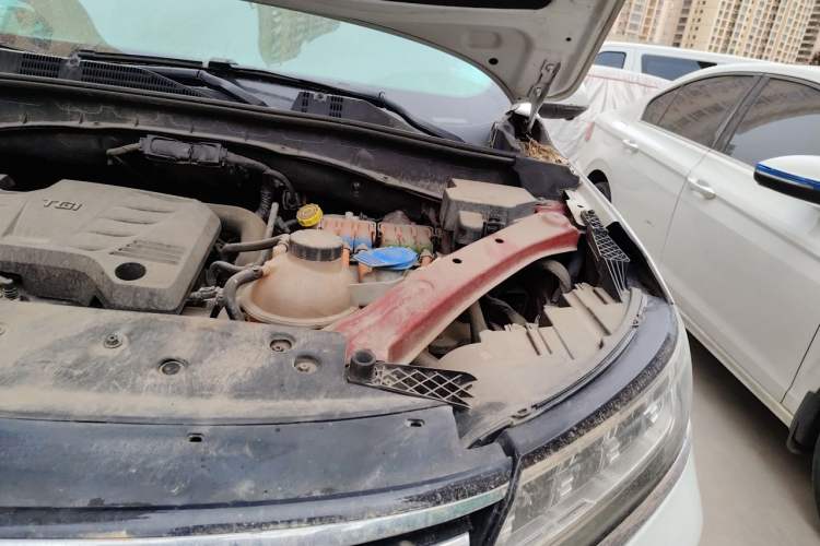 Used Roewe RX5 New Energy 2017 eRX5 50T Hybrid Connected Prestige Flagship Edition Engine Bay Left