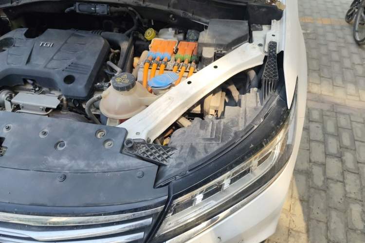 Used Roewe RX5 New Energy 2017 eRX5 50T Hybrid Connected Prestige Flagship Edition Engine Bay Left