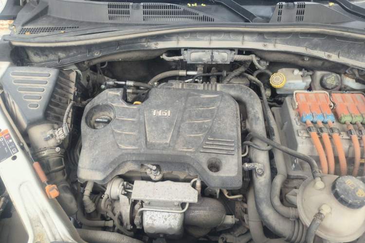 Used Roewe RX5 New Energy 2017 eRX5 50T Hybrid Connected Prestige Flagship Edition Engine Bay