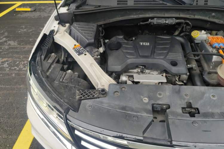Used Roewe RX5 New Energy 2017 eRX5 50T Hybrid Connected Prestige Flagship Edition Engine Bay Right