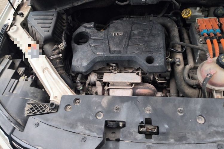 Used Roewe RX5 New Energy 2017 eRX5 50T Hybrid Connected Prestige Flagship Edition Engine Bay Right