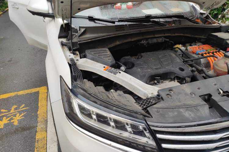 Used Roewe RX5 New Energy 2017 eRX5 50T Hybrid Connected Prestige Flagship Edition Engine Bay Right