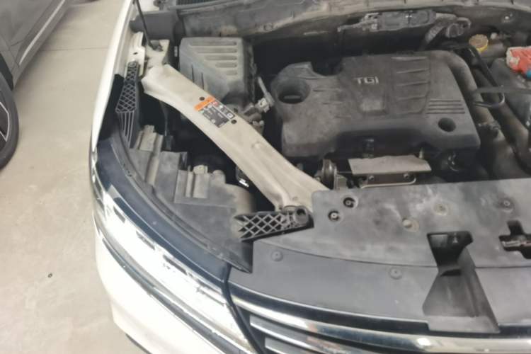Used Roewe RX5 New Energy 2017 eRX5 50T Hybrid Connected Prestige Flagship Edition Engine Bay Right