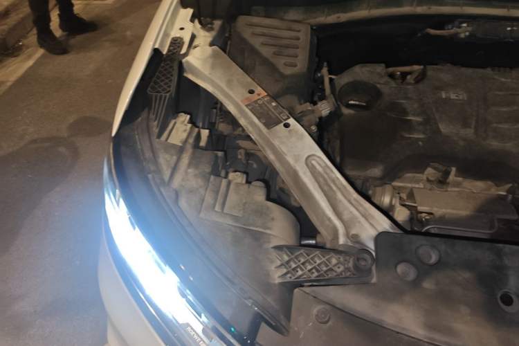 Used Roewe RX5 New Energy 2017 eRX5 50T Hybrid Connected Prestige Flagship Edition Engine Bay Right