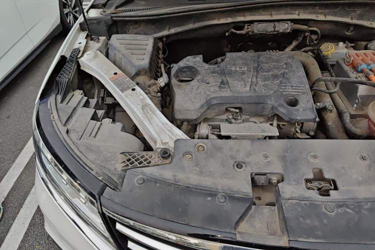 Used Roewe RX5 New Energy 2017 eRX5 50T Hybrid Connected Prestige Flagship Edition Engine Bay Right