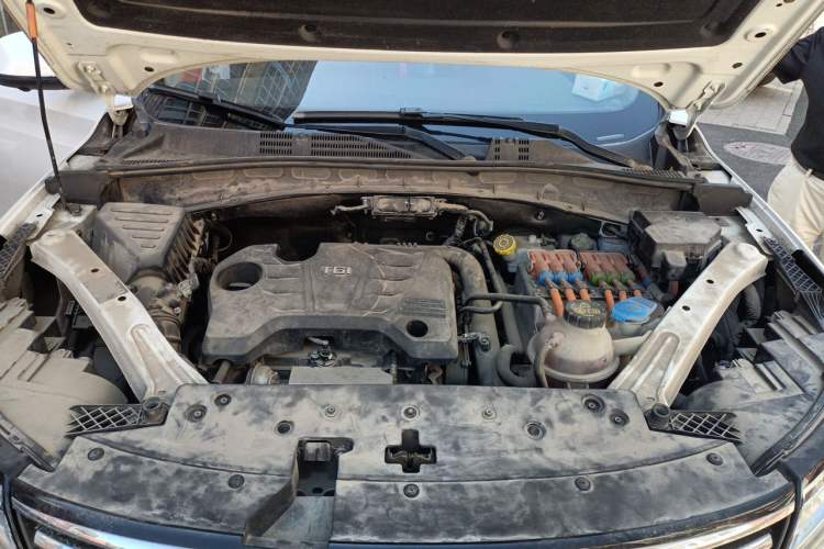 Used Roewe RX5 New Energy 2017 eRX5 50T Hybrid Connected Prestige Flagship Edition Engine Bay