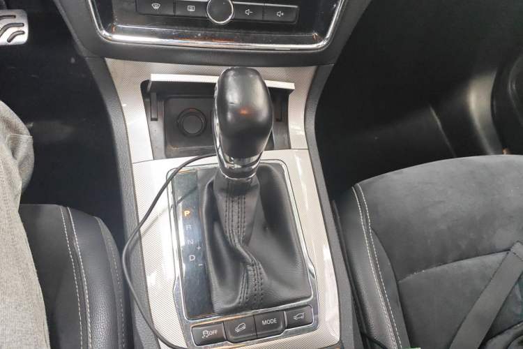 Used Roewe RX5 New Energy 2017 eRX5 50T Hybrid Connected Prestige Flagship Edition Gear Lever