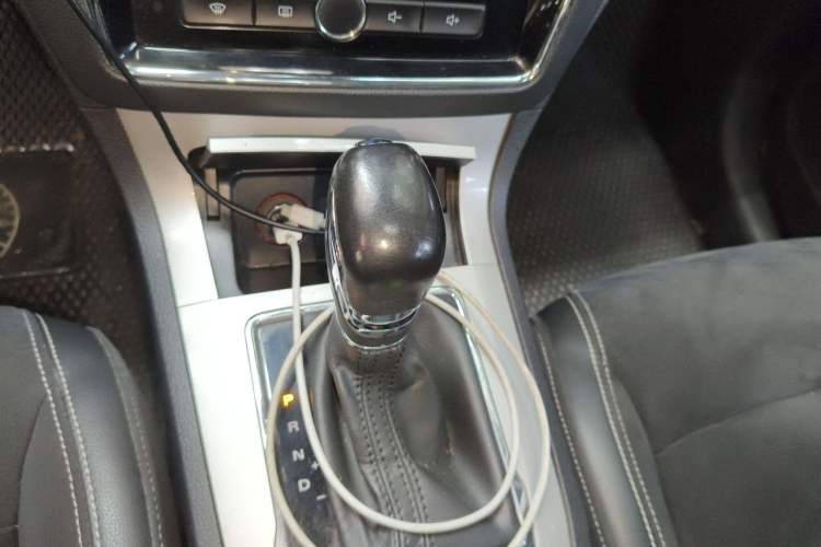 Used Roewe RX5 New Energy 2017 eRX5 50T Hybrid Connected Prestige Flagship Edition Gear Lever