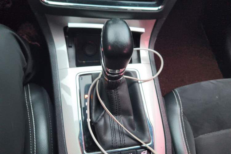 Used Roewe RX5 New Energy 2017 eRX5 50T Hybrid Connected Prestige Flagship Edition Gear Lever
