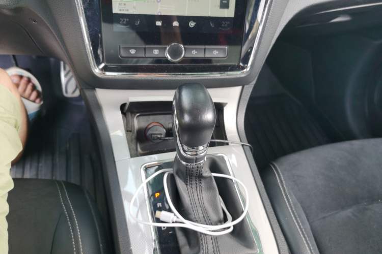 Used Roewe RX5 New Energy 2017 eRX5 50T Hybrid Connected Prestige Flagship Edition Gear Lever