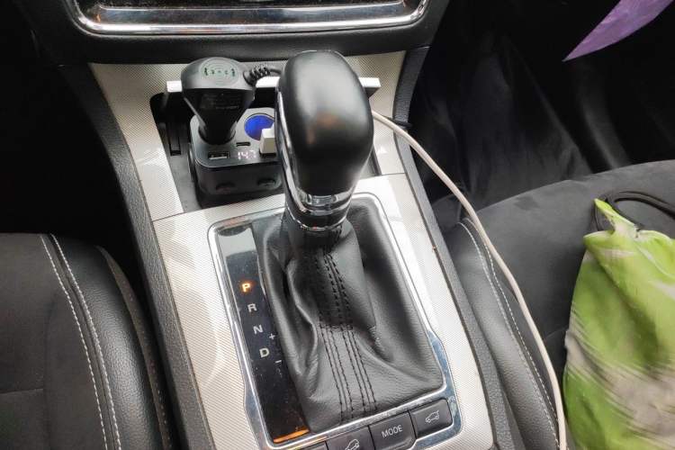 Used Roewe RX5 New Energy 2017 eRX5 50T Hybrid Connected Prestige Flagship Edition Gear Lever
