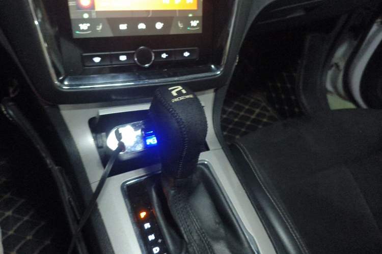 Used Roewe RX5 New Energy 2017 eRX5 50T Hybrid Connected Prestige Flagship Edition Gear Lever