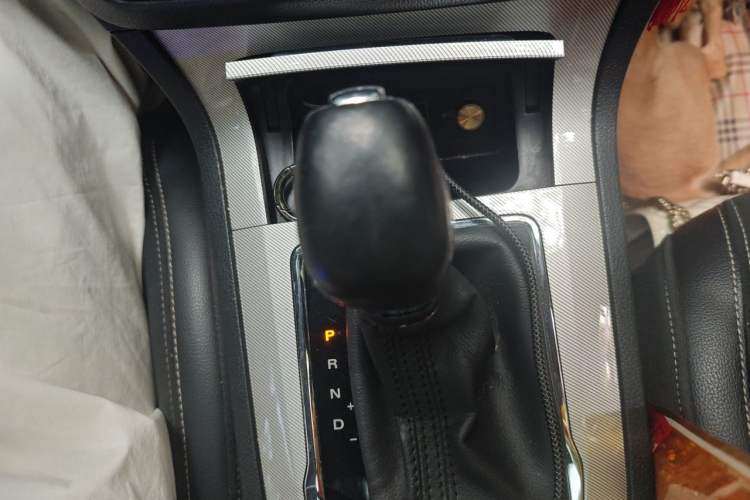 Used Roewe RX5 New Energy 2017 eRX5 50T Hybrid Connected Prestige Flagship Edition Gear Lever