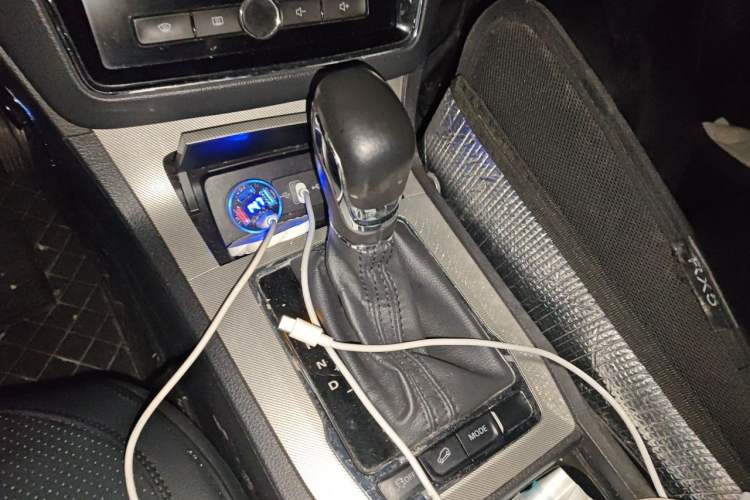 Used Roewe RX5 New Energy 2017 eRX5 50T Hybrid Connected Prestige Flagship Edition Gear Lever