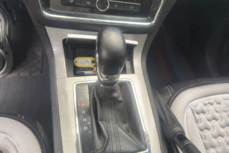 Used Roewe RX5 New Energy 2017 eRX5 50T Hybrid Connected Prestige Flagship Edition Gear Lever