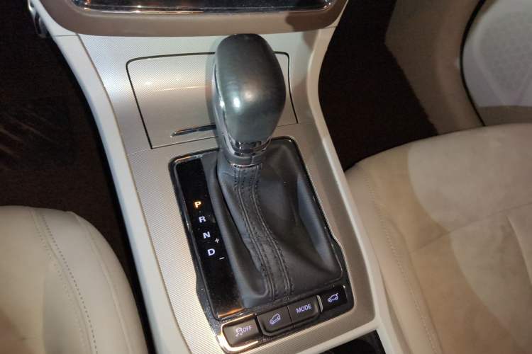 Used Roewe RX5 New Energy 2017 eRX5 50T Hybrid Connected Prestige Flagship Edition Gear Lever